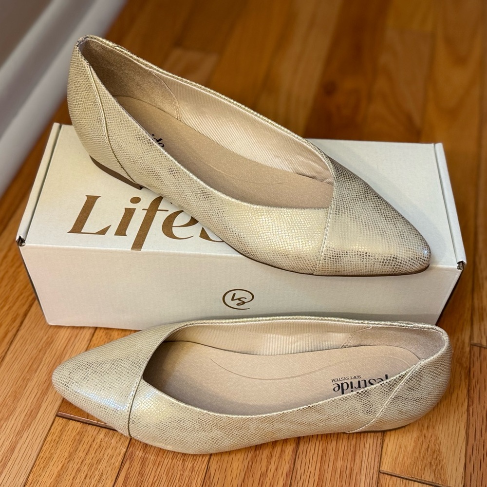 Life Stride Women's Shimmering Gold Loafers Sz 8
